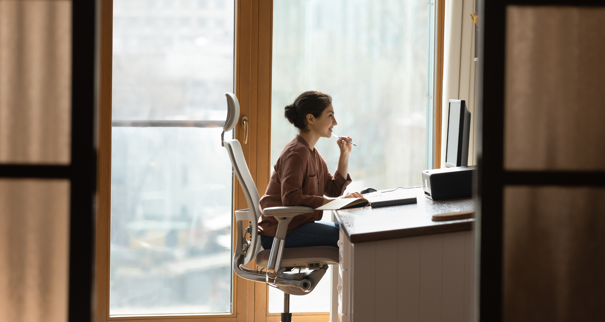 desk workers- relieving low back pain with lumbar support and movement